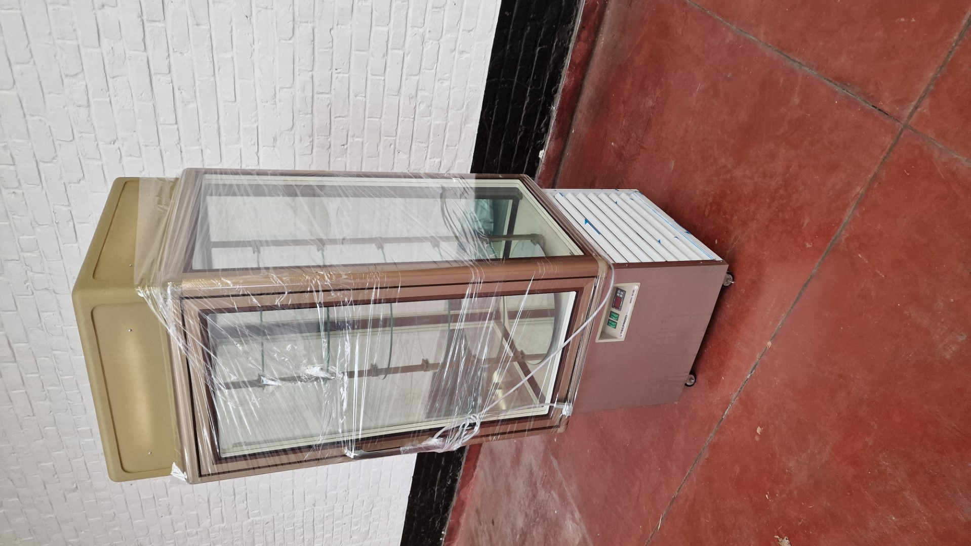 Koeltoonbanken tweedehands nodig? Hier koeltoonbanken tweedehands